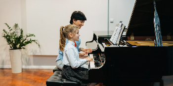 Những lưu ý khi ngồi đàn Piano cần biết cho người mới học.